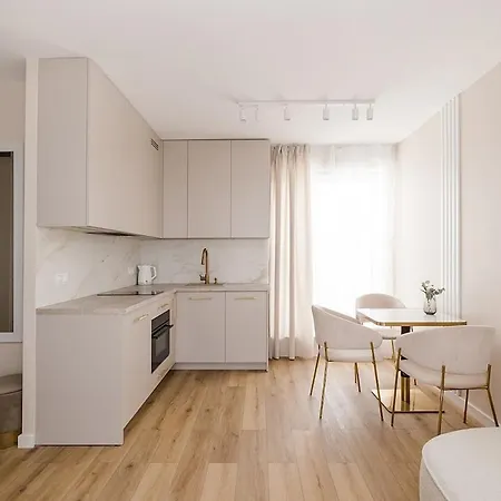 Nowoczesny Next Ursus Apartment, Parking, Wi-fi * ワルシャワ